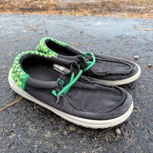 3Y Hey Dude Wally Gaming Black Green Pixel Sip on Shoes